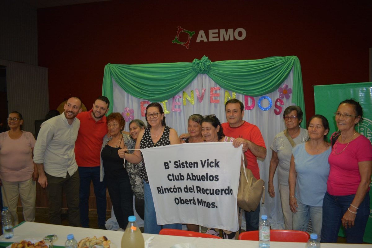 Herrera Auad reafirmo su compromiso de llevar las demandas de los misioneros al Congreso 4 - 7