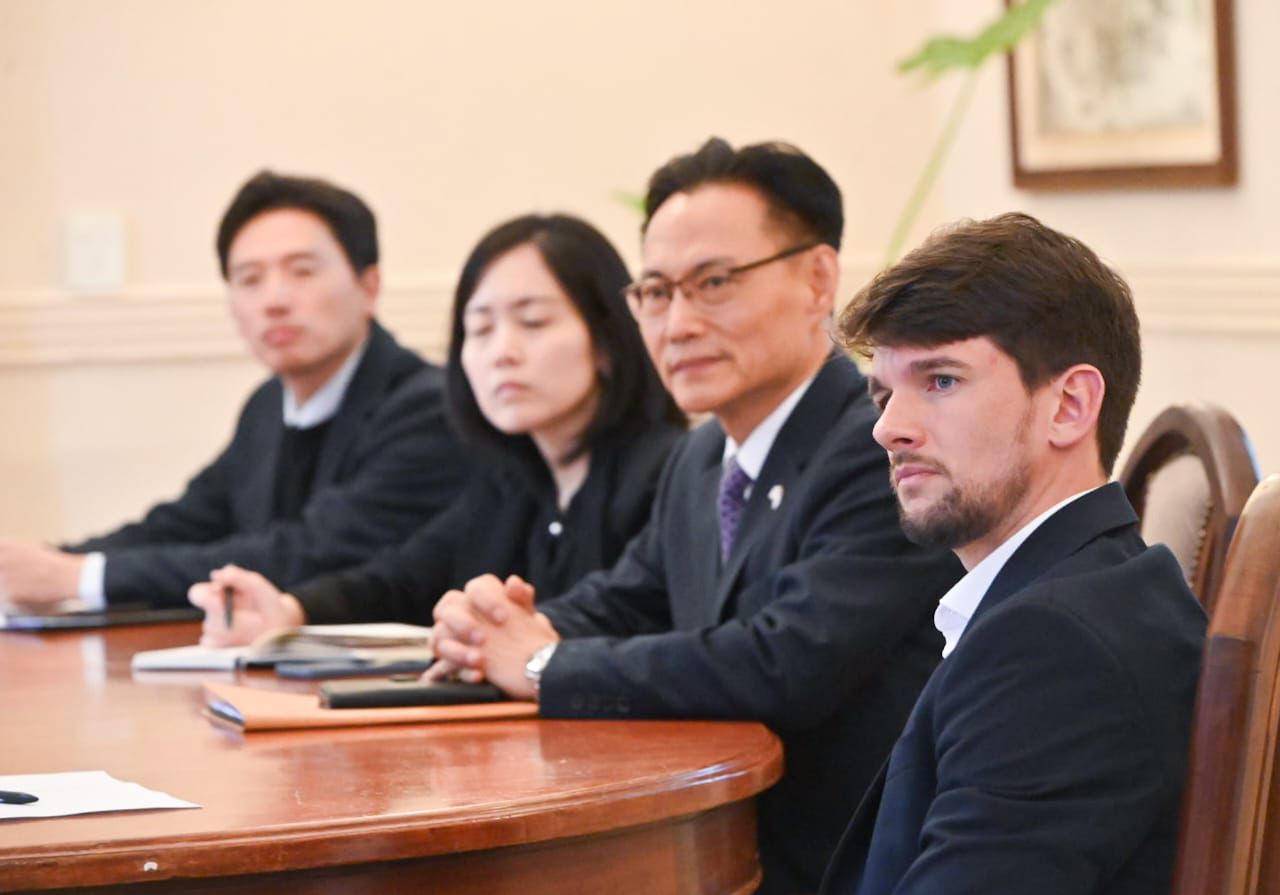 Romero Spinelli recibió a una delegación diplomática de Corea del Sur con el eje en la cooperación 2 4 - IMG 20250905 WA0089 - 3