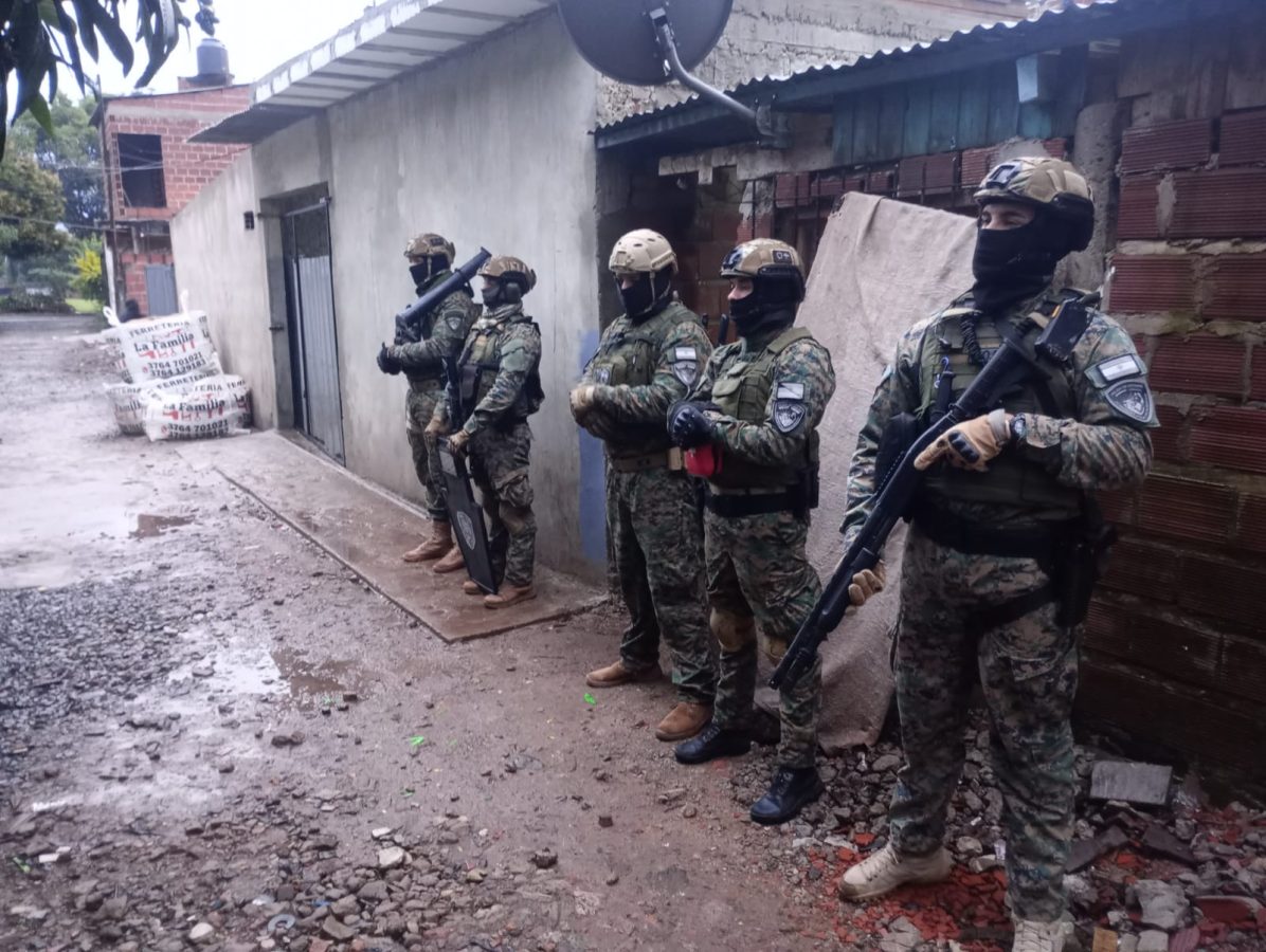 Posadas: dos detenidos acusados de múltiples delitos