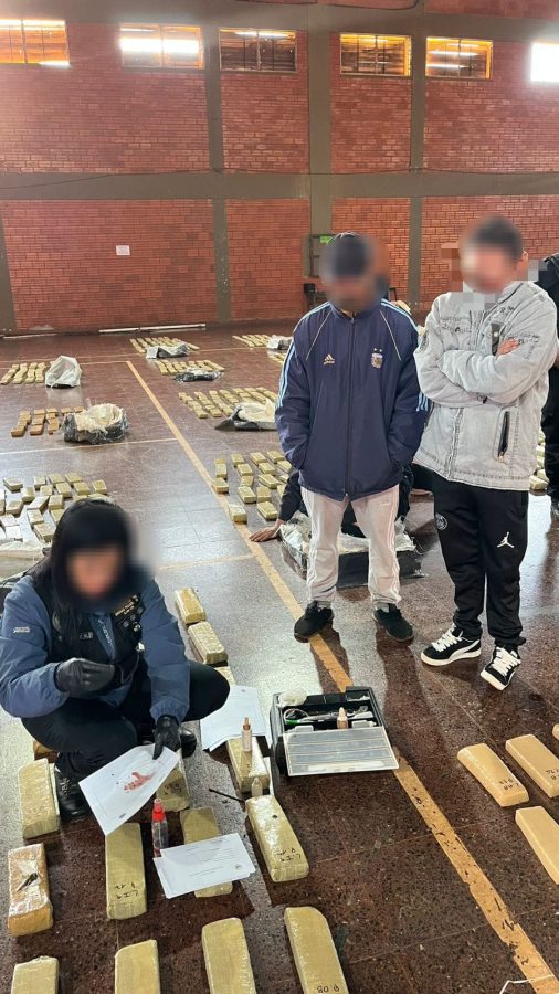 Incautaron marihuana valuada en $4.400 millones en Puerto Leoni 5 10 - Incautaron marihuana valuada en 4.400 millones en Puerto Leoni 2 - 9