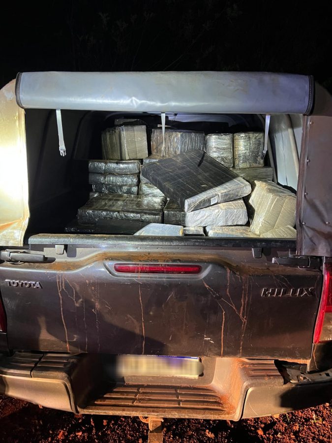 Incautaron marihuana valuada en $4.400 millones en Puerto Leoni 2 4 - Incautaron marihuana valuada en 4.400 millones en Puerto Leoni 5 - 3