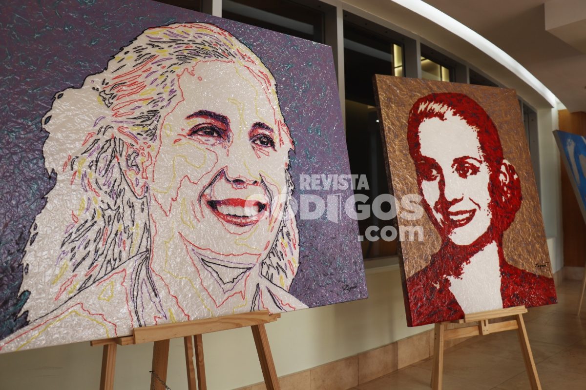 La Legislatura conmemoro los Derechos Politicos de la Mujer con una muestra en homenaje a Evita 10 - 3
