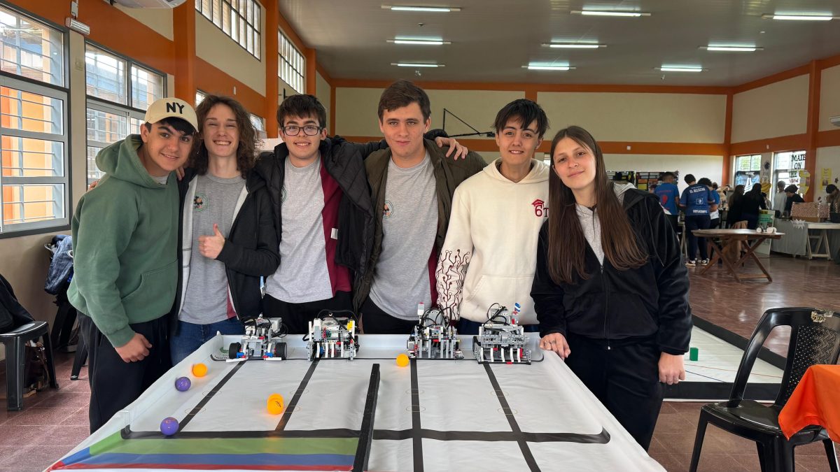 Misioneros compitieron por un lugar en la final del mundial de robótica