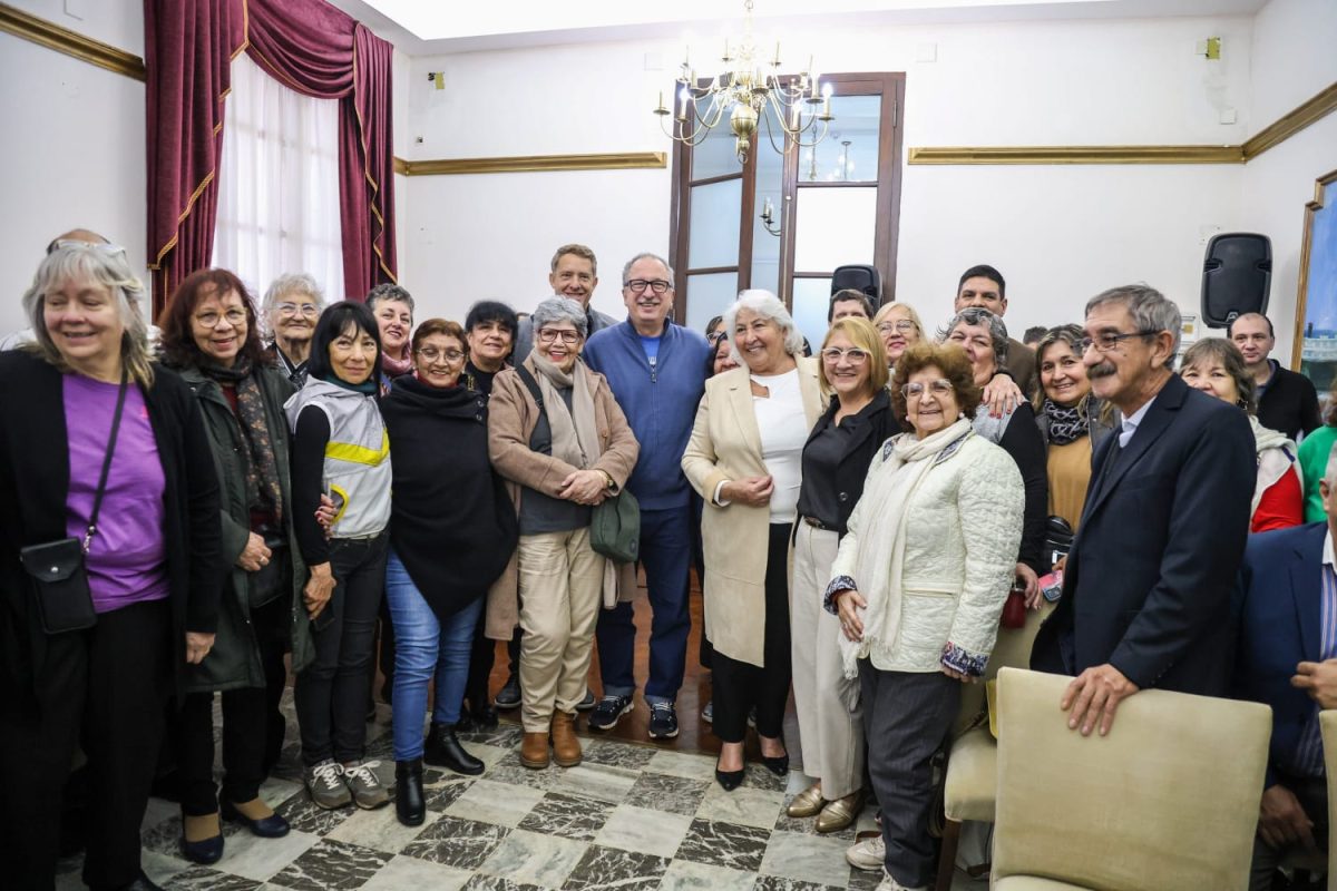 Passalacqua encabezó el lanzamiento del programa "Abuelos en Red"