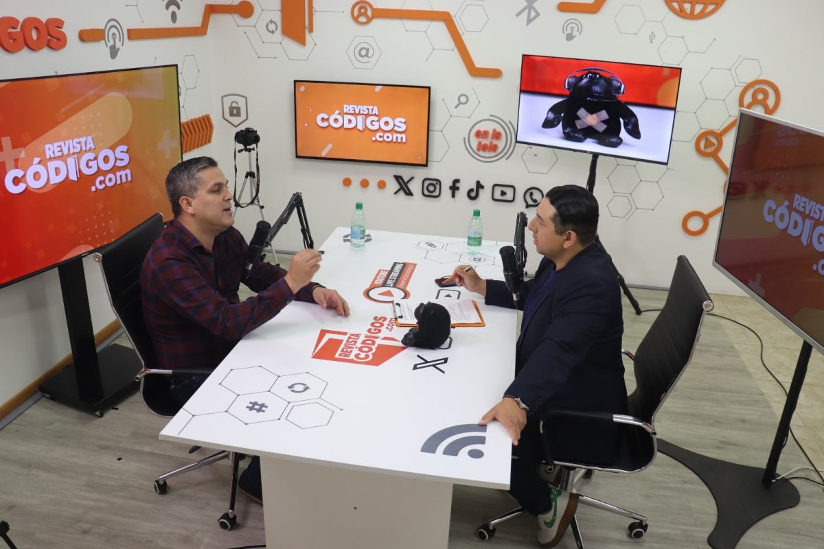Roberto Padilla y Luis Bogado pasaron por el Streaming de Códigos 14 28 - Roberto Padilla y Luis Bogado pasaron por el Streaming de Codigos 15 - 27