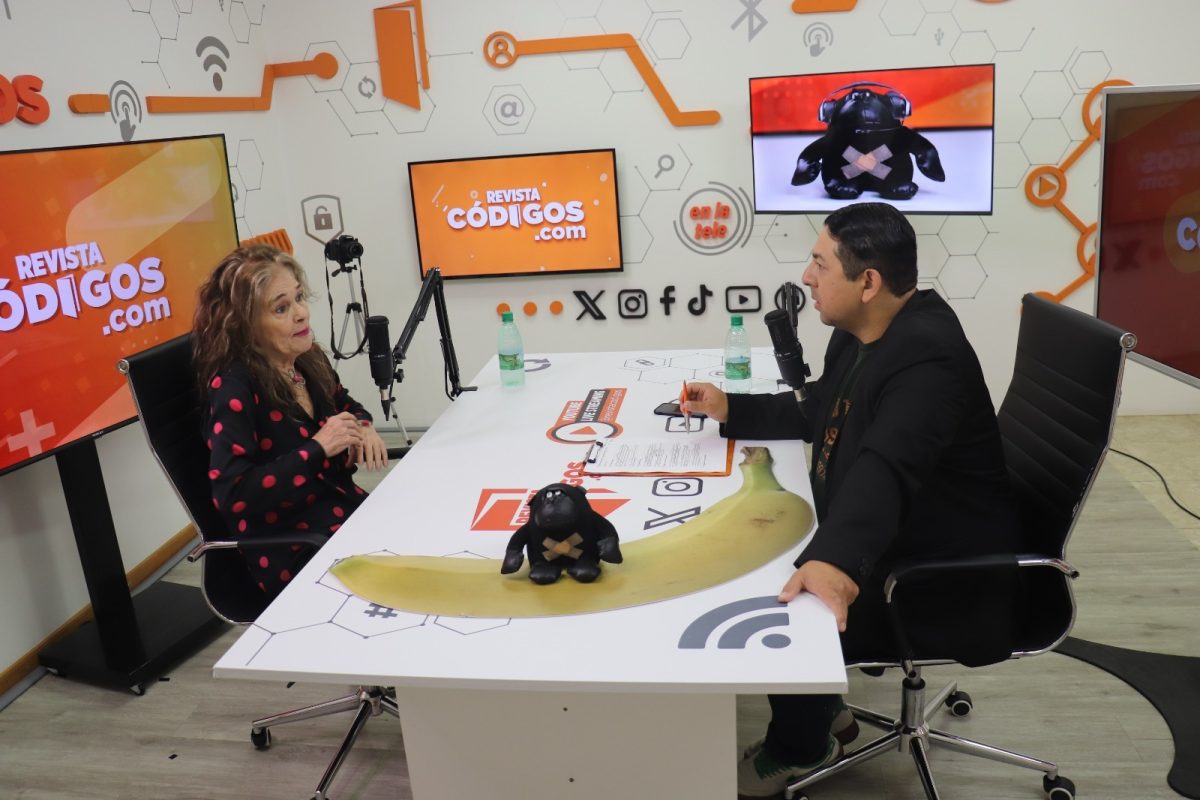Rossana Pía Venchiarutti pasó por el streaming de Códigos 5 10 - Rossana Pia Venchiarutti paso por el streaming de Codigos 3 - 9