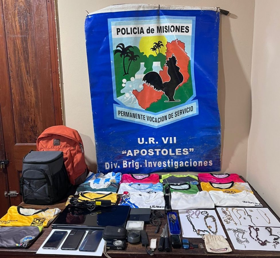 Tres ladrones capturados por un robo de joyas en Apóstoles 1 2 - Tres ladrones capturados por un robo de joyas en Apostoles 2 - 1