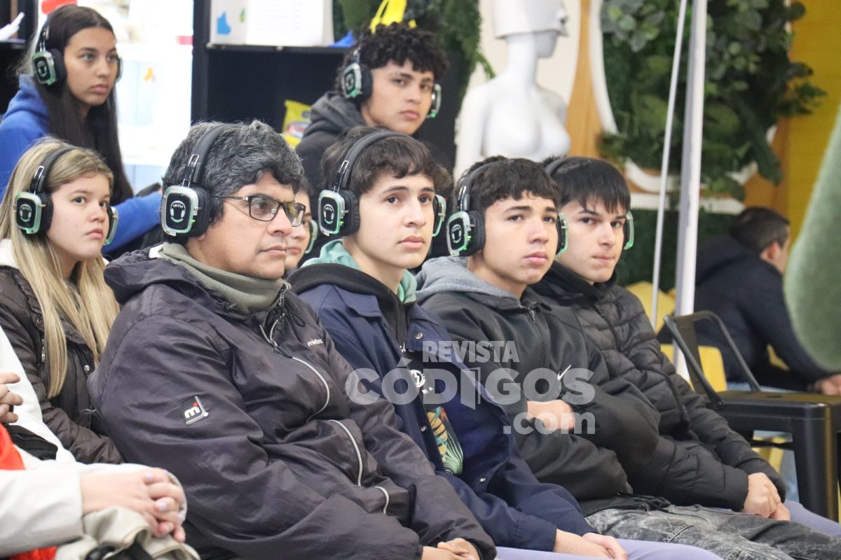 La Semana de la Industria cerró con más de 300 estudiantes en el PIIP de Posadas 13 26 - WhatsApp Image 2025 09 05 at 12.15.23 1 - 25