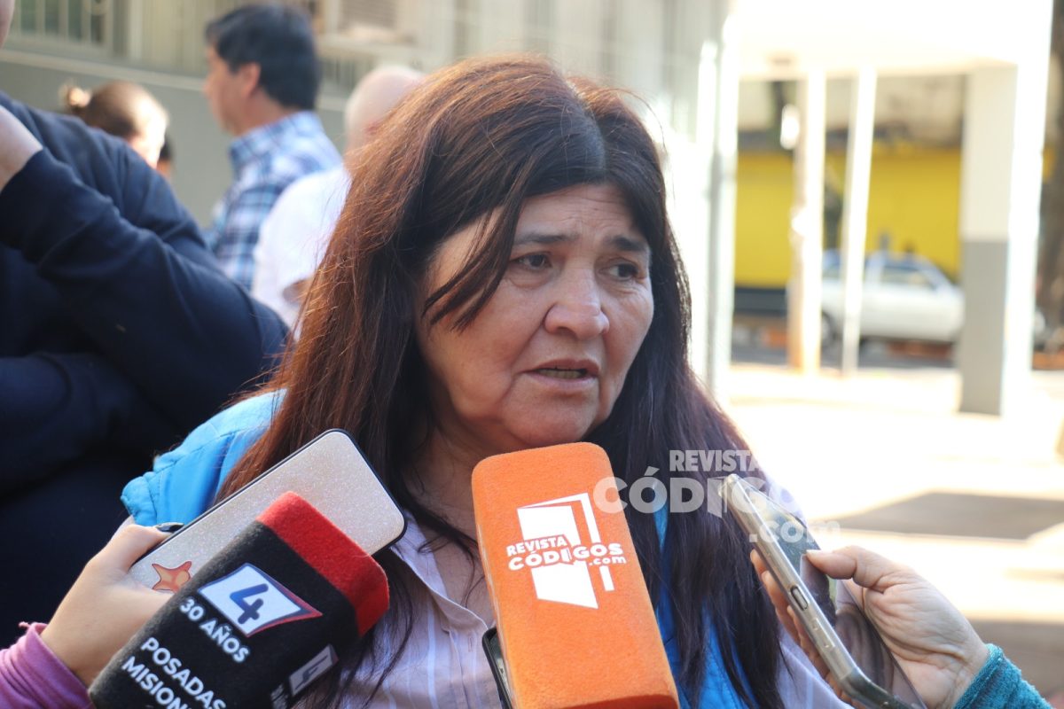Yerbateros realizaron abrazo simbólico al Inym y exigen a Nación la designación de un presidente 7 14 - WhatsApp Image 2025 09 24 at 11.13.10 - 13