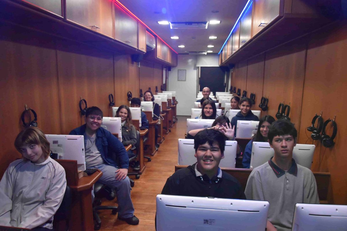 Alumnos del BOP N°17 recorrieron la Legislatura y se interiorizaron del trabajo de los diputados 3 6 - alumnos visita 5 - 5
