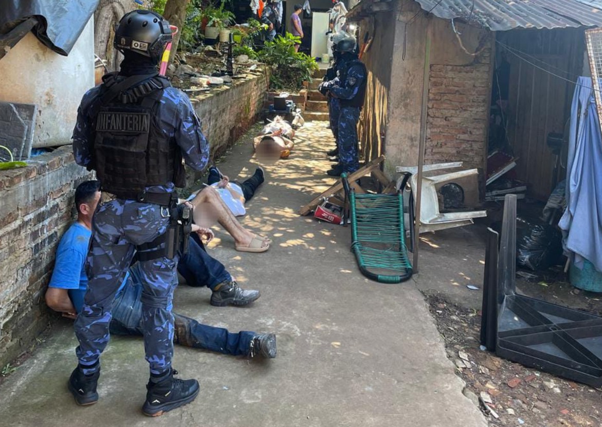 Capturaron a una banda delictiva en Posadas: seis detenidos, droga secuestrada y causas previas por violencia armada
