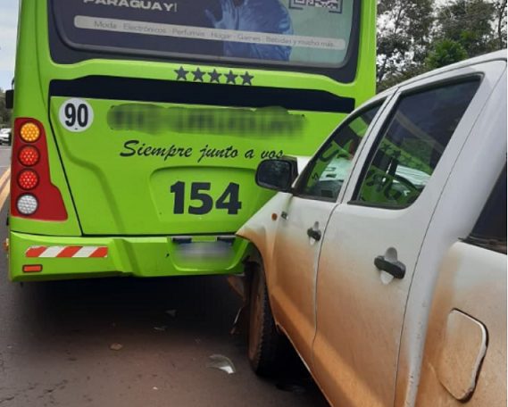 Cuatro vehículos protagonizaron choque en cadena en Iguazú: hay un herido