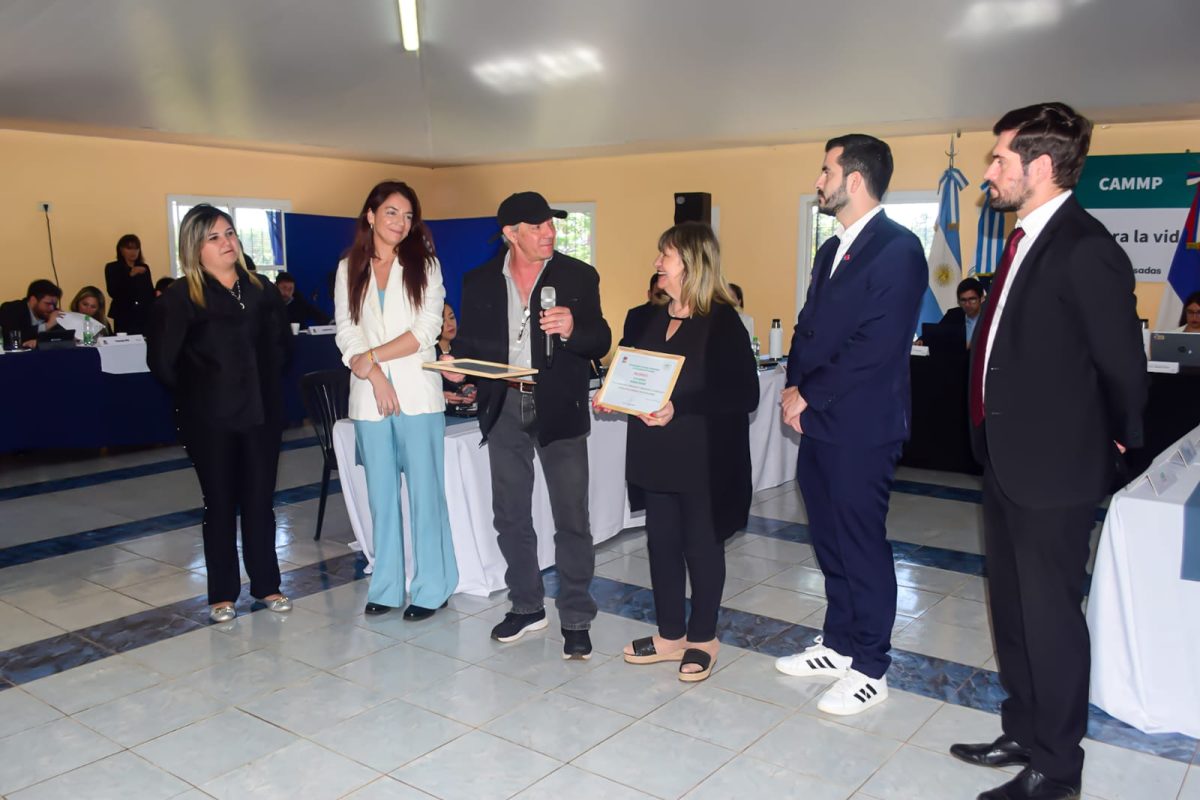Chamamé, debate y comunidad: así fue la sesión del Concejo posadeño en el barrio Aeroclub 1 2 - concejo deliberante 1 - 1