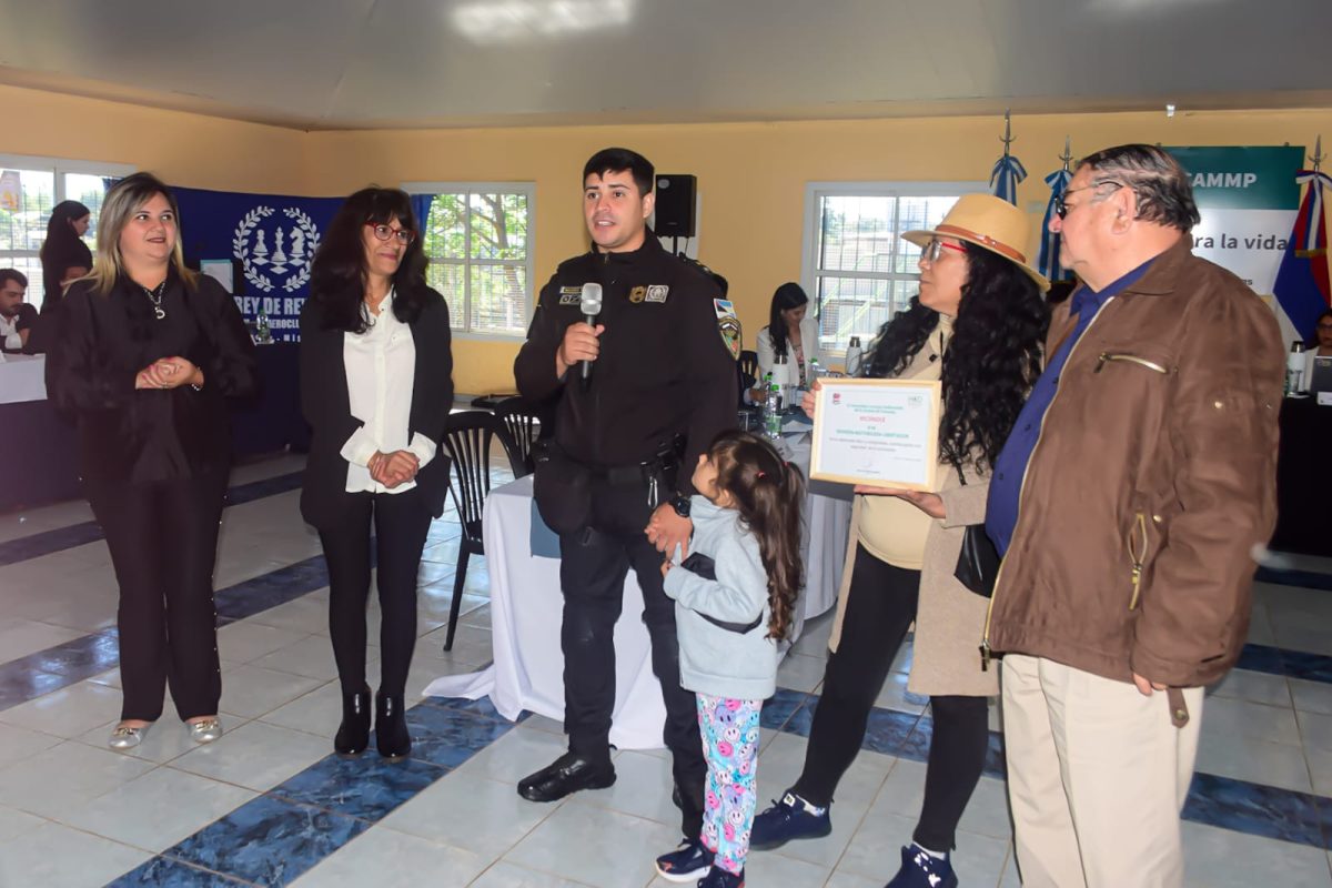 Chamamé, debate y comunidad: así fue la sesión del Concejo posadeño en el barrio Aeroclub 4 8 - concejo deliberante 4 - 7