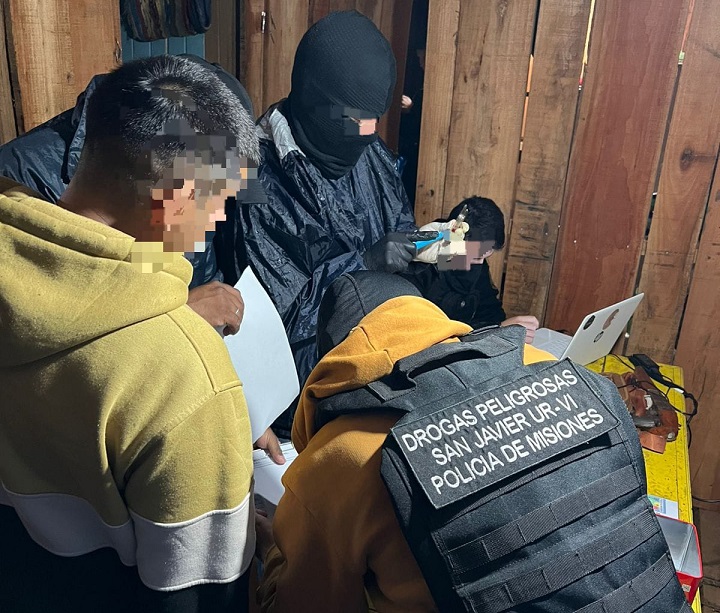 Detuvieron a un dealer acusado de tentativa de homicidio: secuestraron drogas, dinero y armas