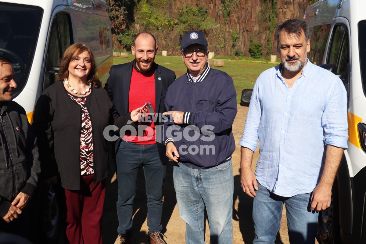entrega de ambulancias 10 - 11