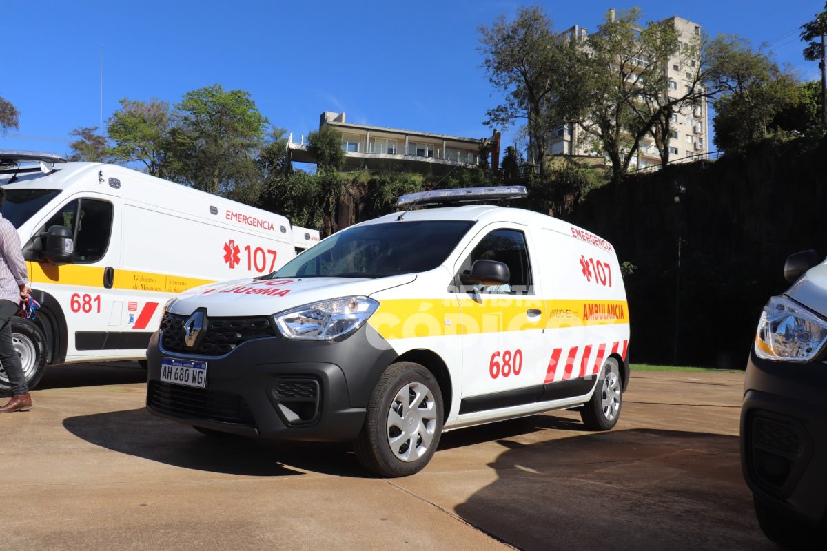 entrega de ambulancias 14 - 21