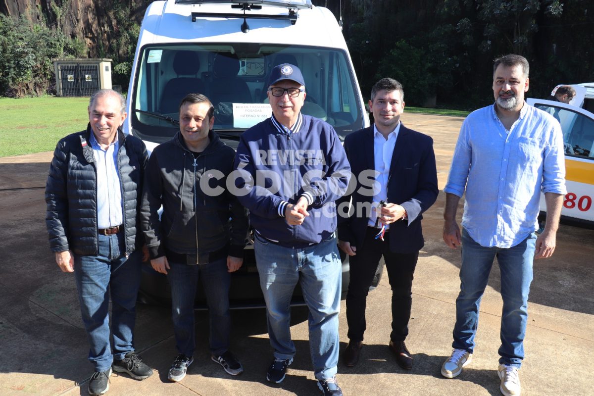 entrega de ambulancias 8 - 17