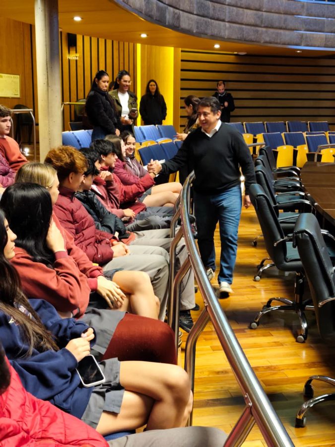 Estudiantes recorrieron la Legislatura misionera y participaron de actividades tecnológicas y recreativas 4 8 - estudiantesmlegislatura misonera 3 - 7