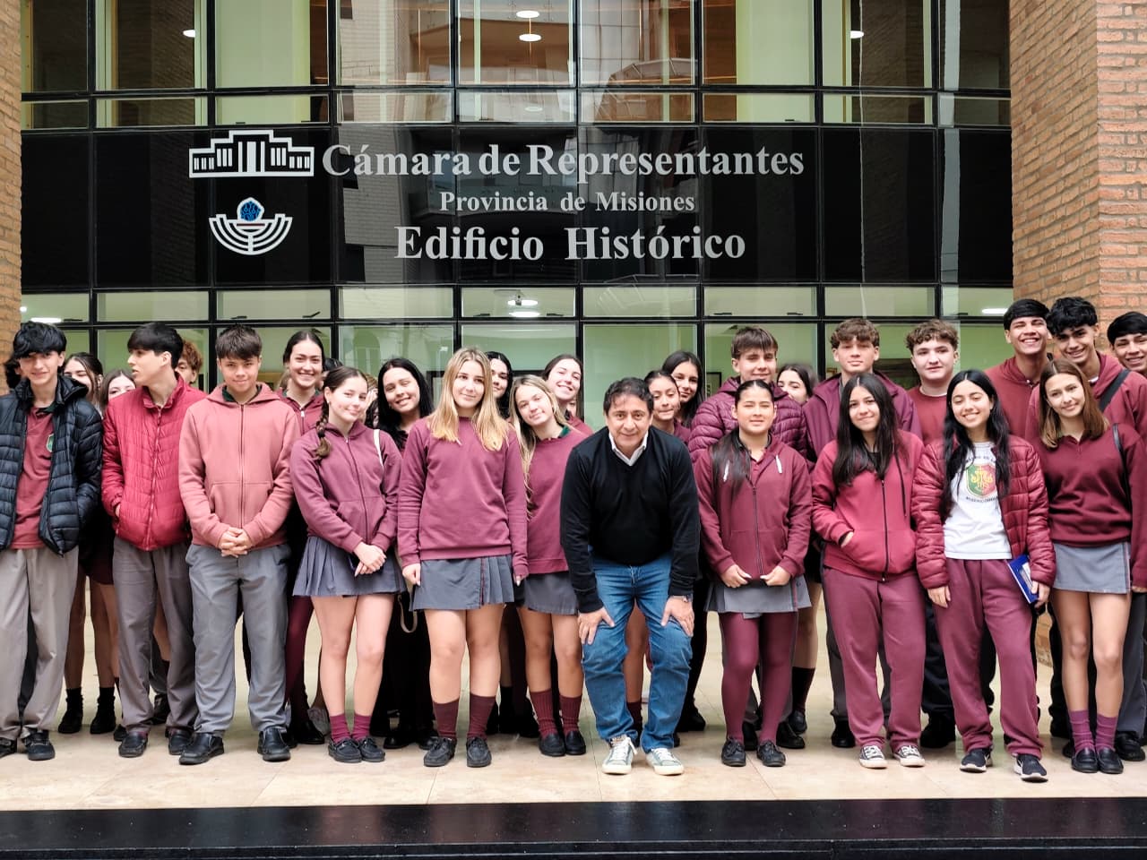Estudiantes recorrieron la Legislatura misionera y participaron de actividades tecnológicas y recreativas