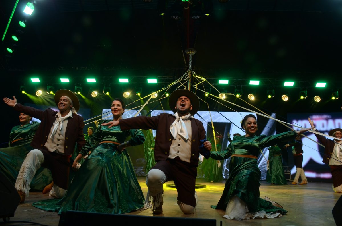 Fiesta del Inmigrante: Oberá vivirá hoy la noche de elección y coronación de la Reina 3 6 - fiesta del inmigrante 3 - 5