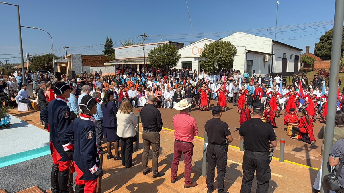 La 39° Fiesta Provincial del Docente comenzó en Campo Grande con un emotivo homenaje a los educadores 10 20 - fiesta docente campo grande 10 - 19