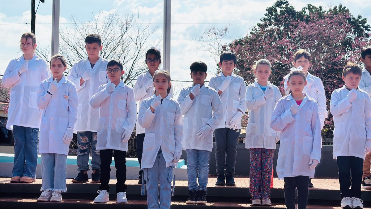 La 39° Fiesta Provincial del Docente comenzó en Campo Grande con un emotivo homenaje a los educadores 1 2 - fiesta docente campo grande 2 - 1