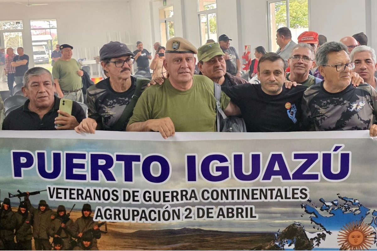 herrera con ex combatientes