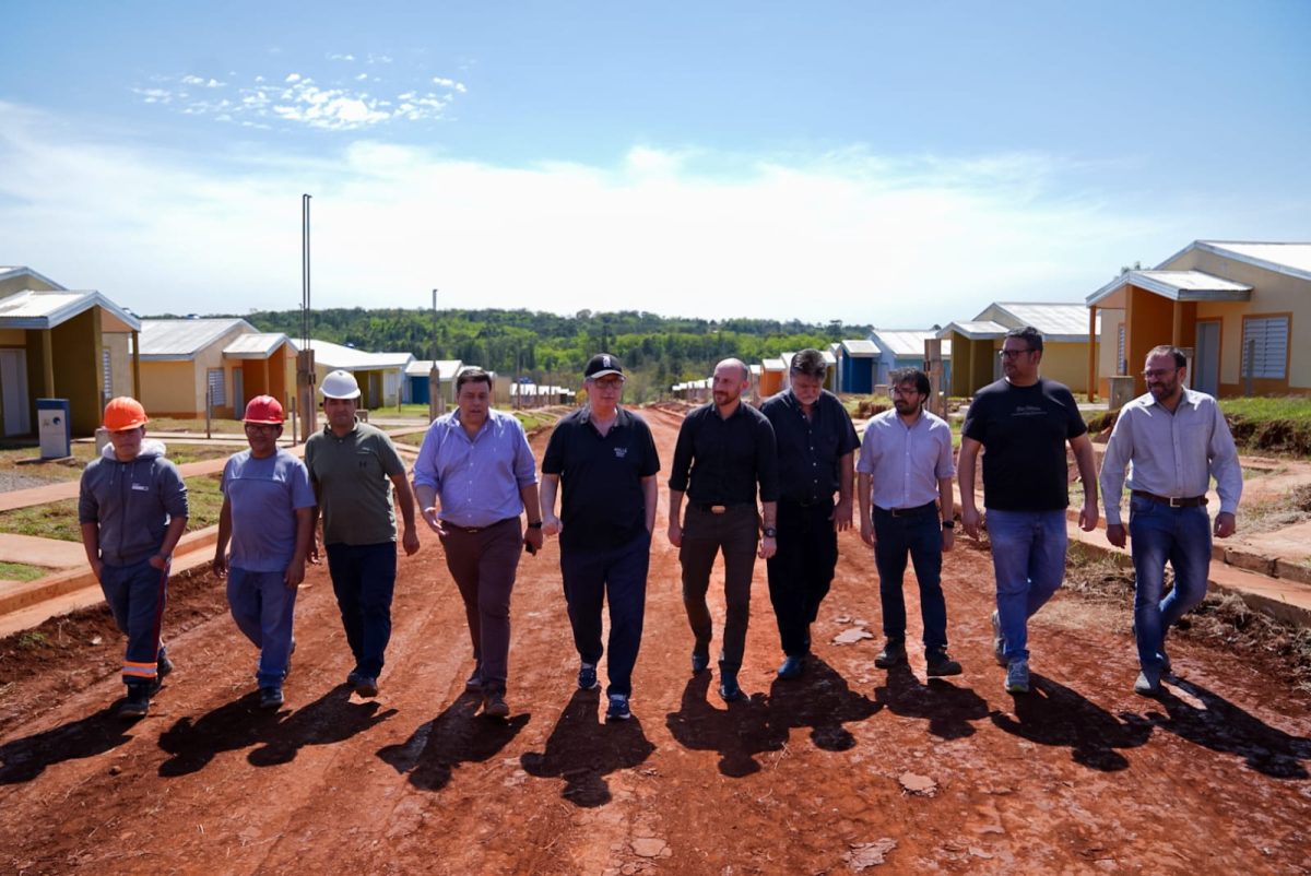 Passalacqua recorrió dos obras en Oberá financiadas con recursos provinciales 1 2 - passalacqua obera 1 - 1