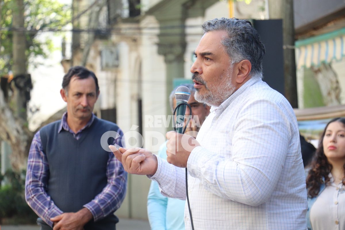 Yerbateros realizaron abrazo simbólico al Inym y exigen a Nación la designación de un presidente 1 2 - protesta inym 7 - 1