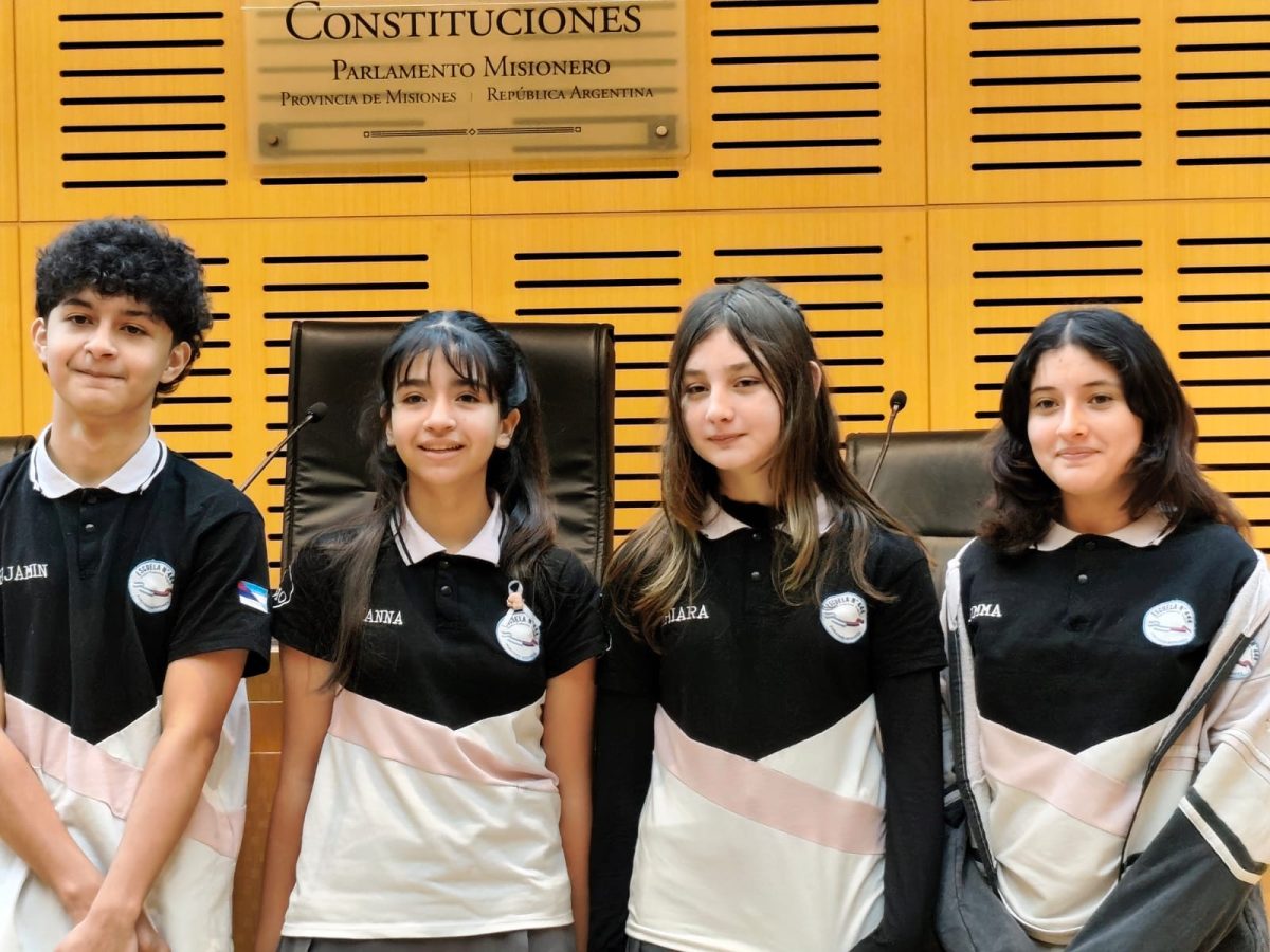 Alumnos de la Escuela Nº444 recorrieron la Legislatura y conocieron el trabajo parlamentario 2 4 - recorrida3 - 3