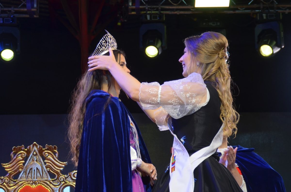 Melina Zapaya es la nueva Reina Nacional de los Inmigrantes