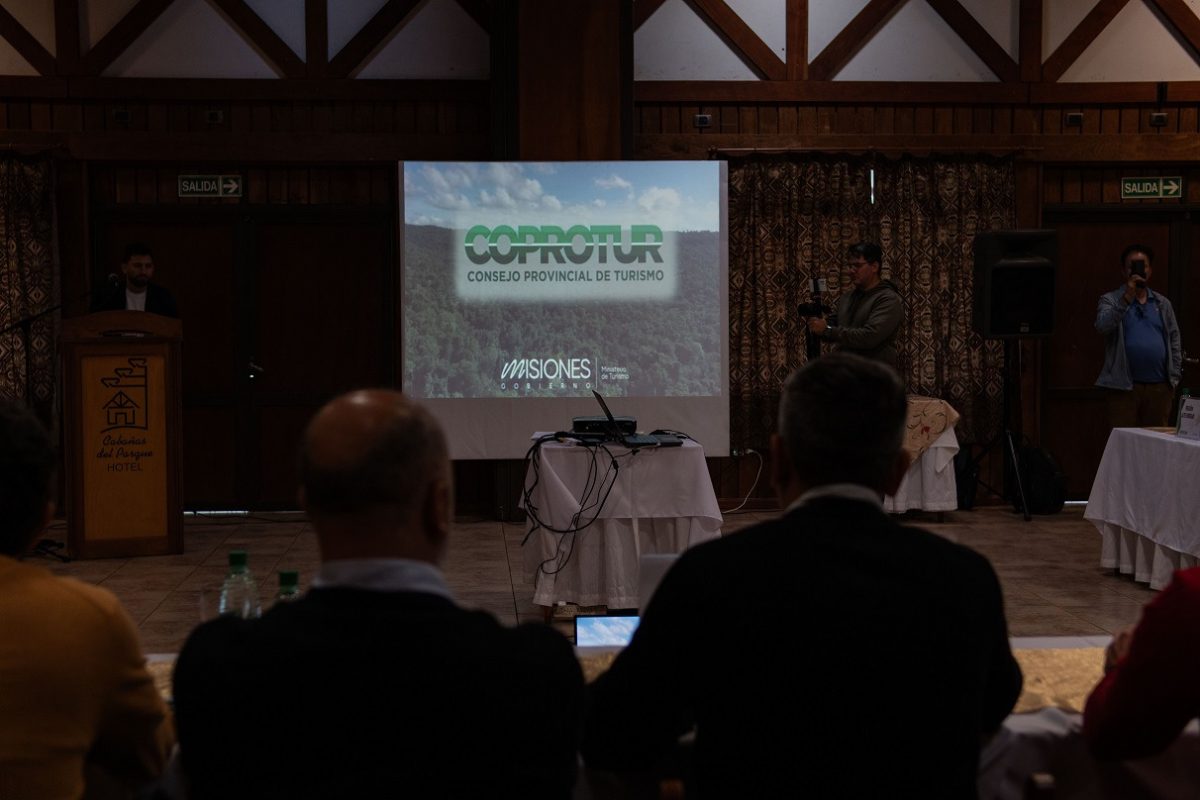 COPROTUR: Misiones proyecta un verano con más conectividad y promoción internacional 1 2 - COPROTUR Misiones proyecta un verano con mas conectividad y promocion internacional 1 - 1