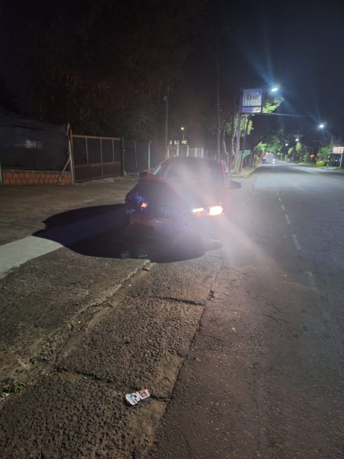 Choque entre dos autos dejó daños materiales en Posadas 2 4 - Choque entre dos autos dejo danos materiales en Posadas 2 - 3