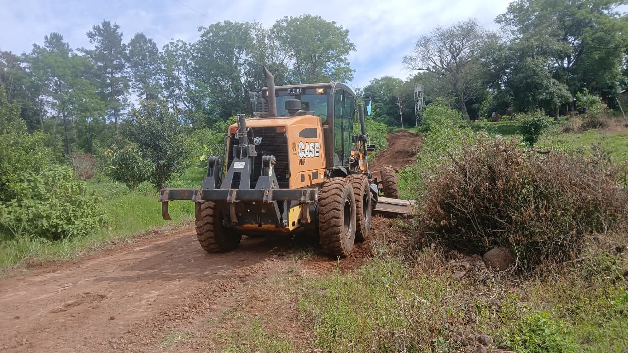 Vialidad avanza con trabajos en caminos terrados de toda la provincia 1 2 - DPV RUTAS TERRADAS 1025 1 - 1