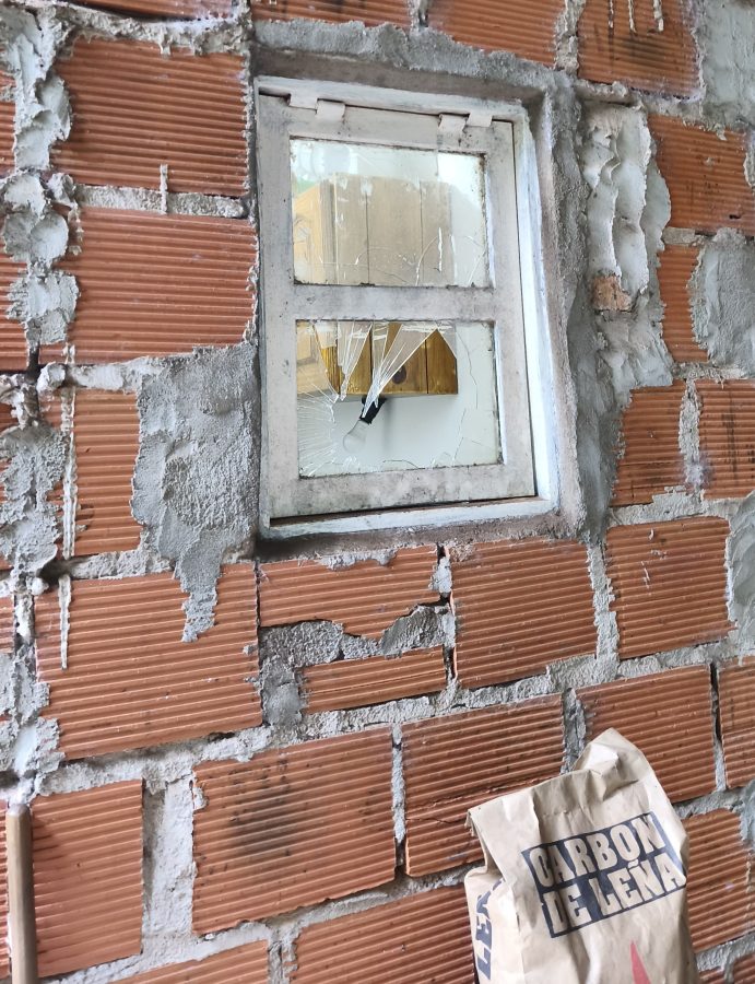 Detuvieron a un delincuente cuando ingresaba por el ventiluz de una vivienda en Posadas 1 2 - Detuvieron a un delincuente cuando ingresaba por el ventiluz de una vivienda en Posadas 1 - 1