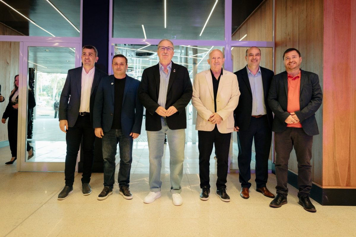 Passalacqua y Herrera encabezaron la apertura del Centro de Convenciones y Eventos Iryapú 3 6 - IMG 20251011 WA0006 - 5