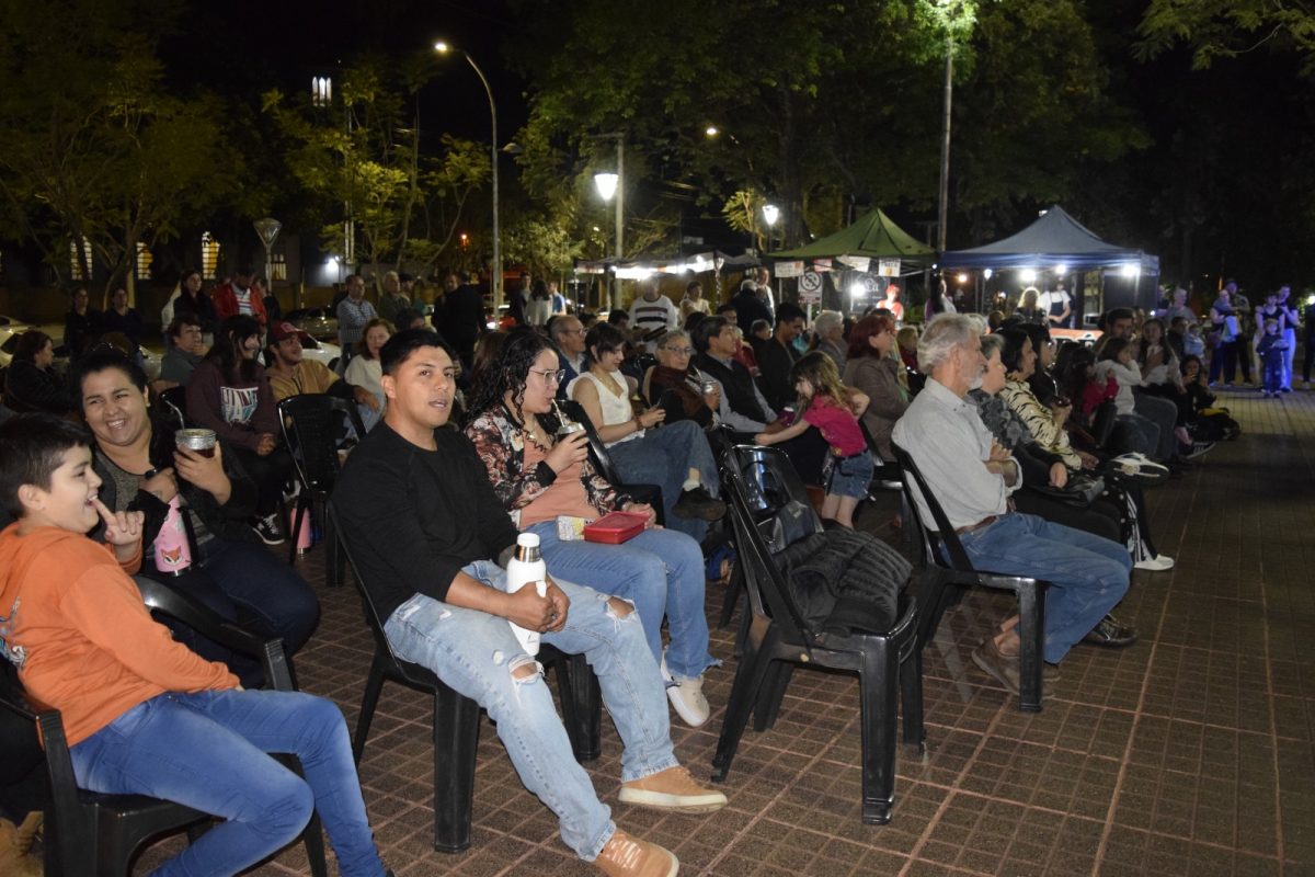 Villa Urquiza celebró su 90º aniversario con baile, música y una feria 6 12 - IMG 20251019 WA0011 - 11