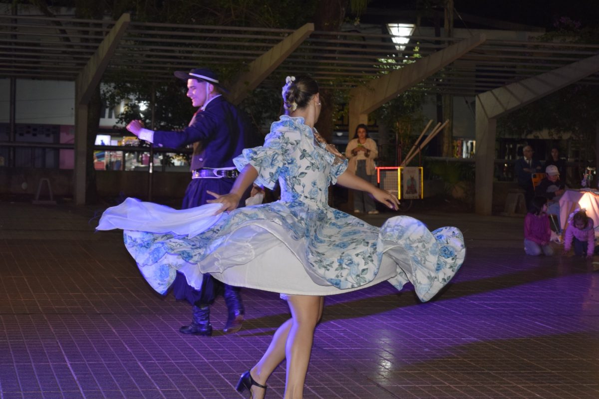 Villa Urquiza celebró su 90º aniversario con baile, música y una feria 1 2 - IMG 20251019 WA0015 - 1