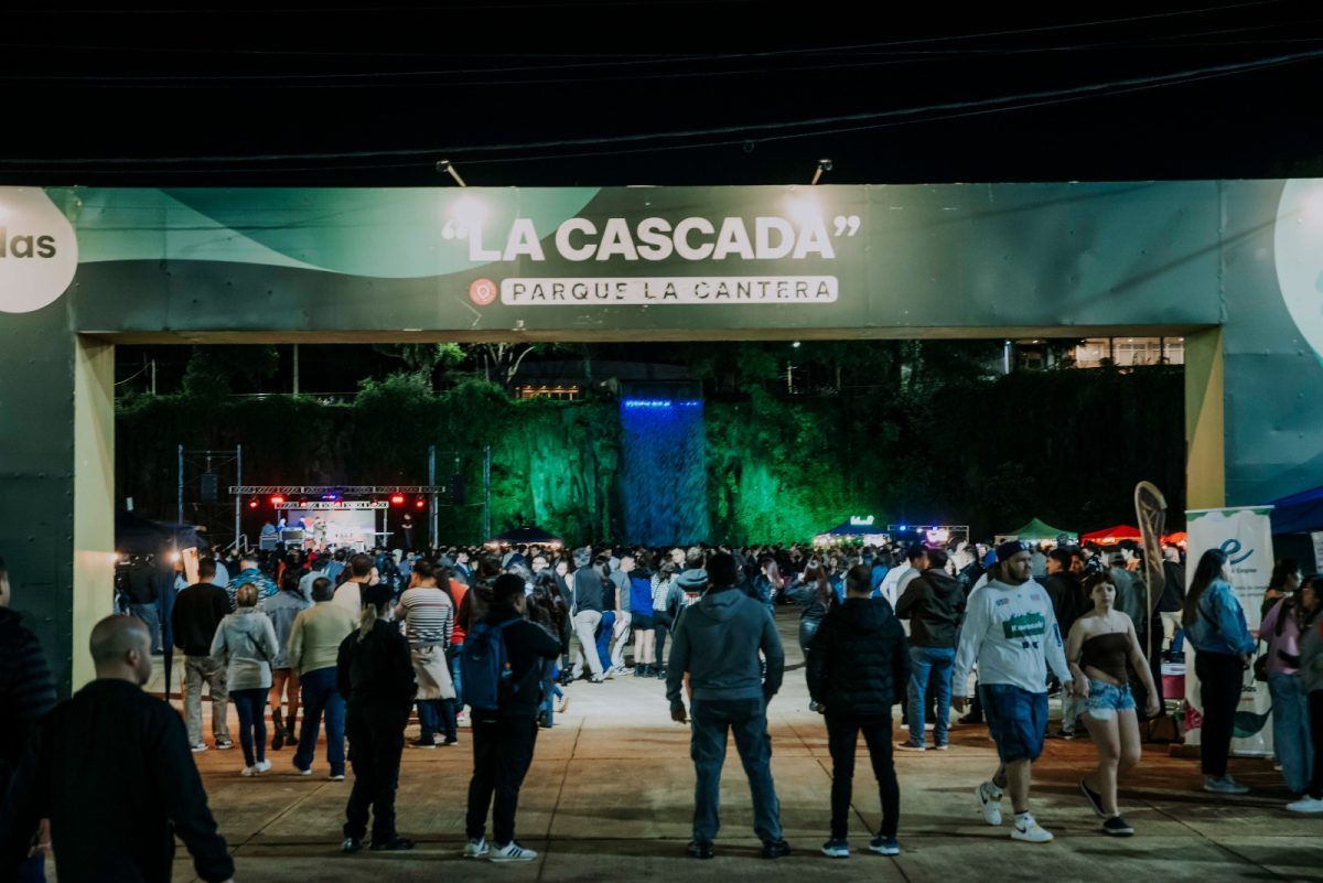 Nueva edición del Oktoberfest reunió a más de 20 mil personas en Posadas 4 8 - IMG 20251019 WA0027 - 7