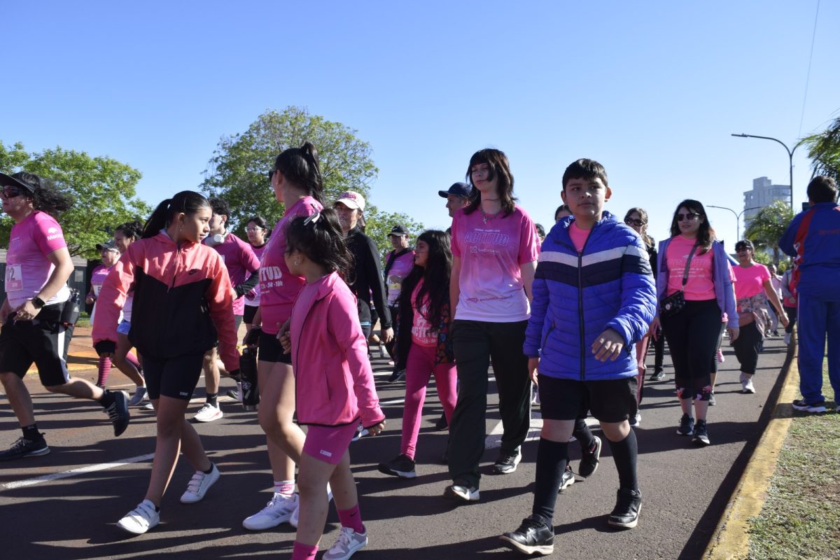 Posadas vivió con éxito otra edición de la Maratón Rosa 7 14 - IMG 20251019 WA0064 - 13