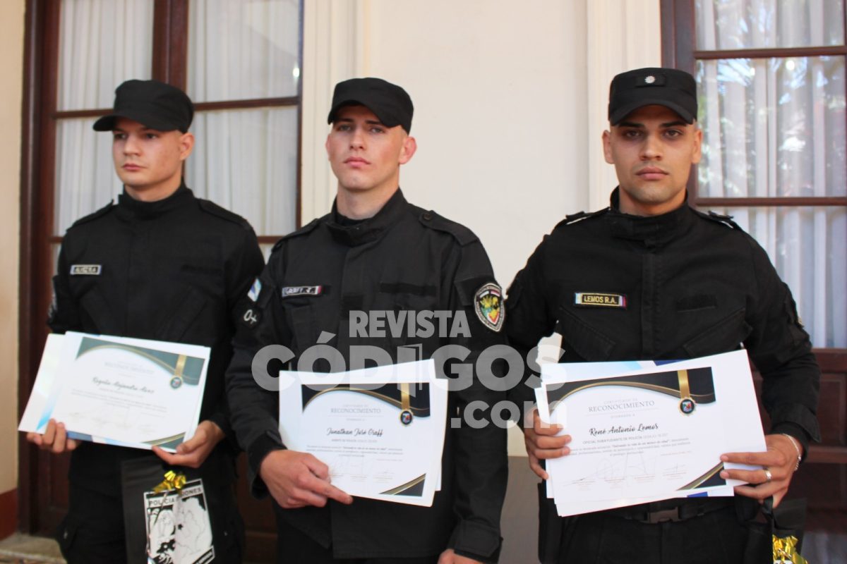 Passalacqua condecoró a los policías que auxiliaron a un bebé con maniobras de Heimlich 1 2 - IMG 20251020 WA0101 - 1