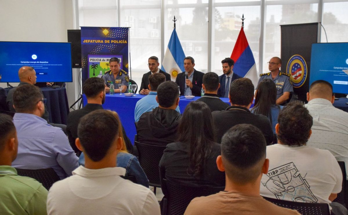 Policías misioneros se capacitaron en detección de drogas sintéticas y precursores químicos 3 6 - IMG 20251024 WA0093 - 5