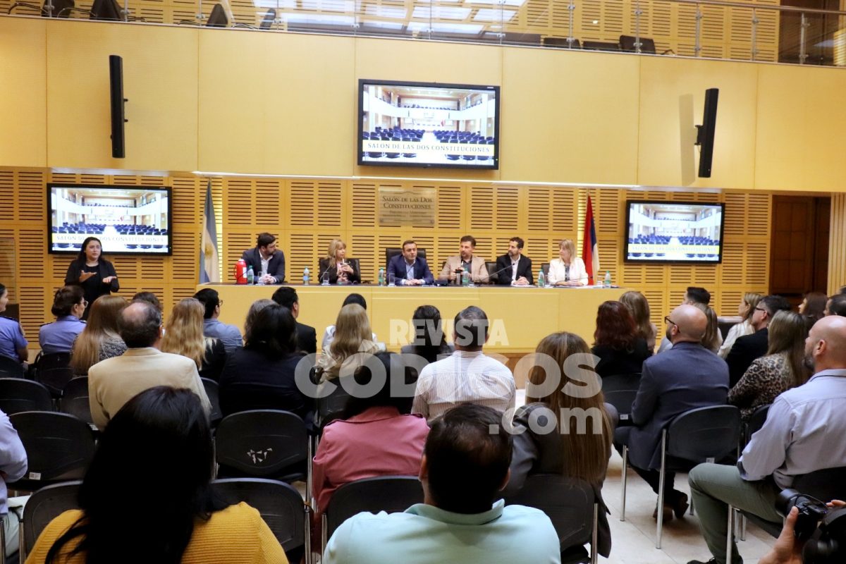 La UNaM reforzo vinculos con la Legislatura Misiones tras la firma de nuevos convenios 4 - 1