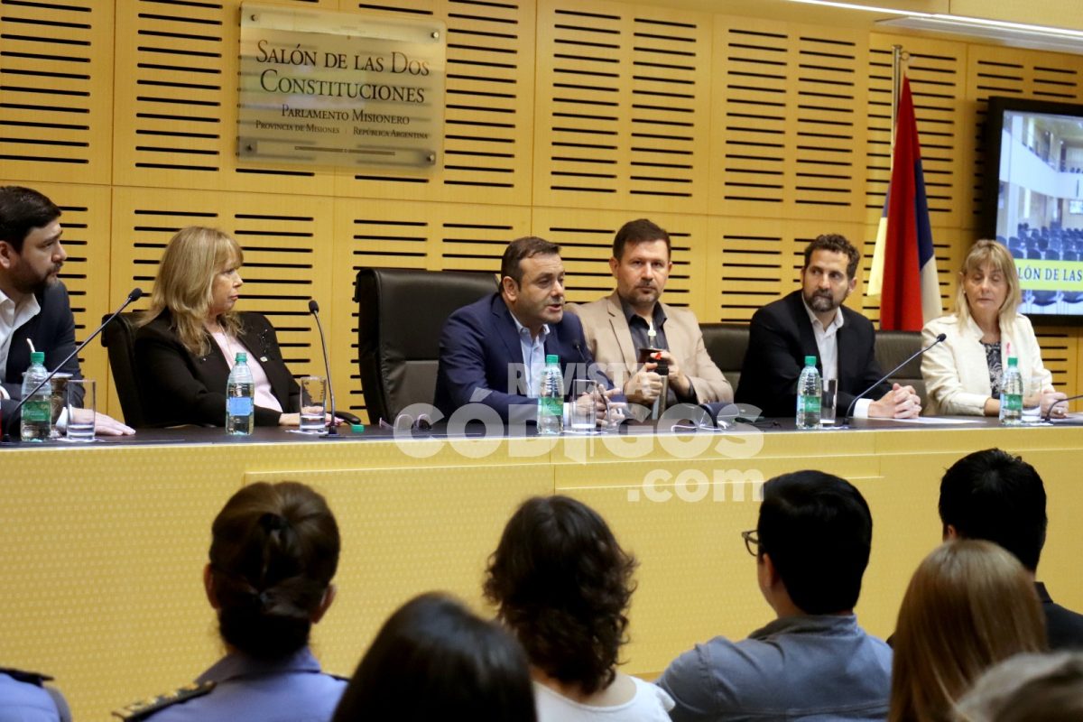La UNaM reforzo vinculos con la Legislatura Misiones tras la firma de nuevos convenios 5 - 13