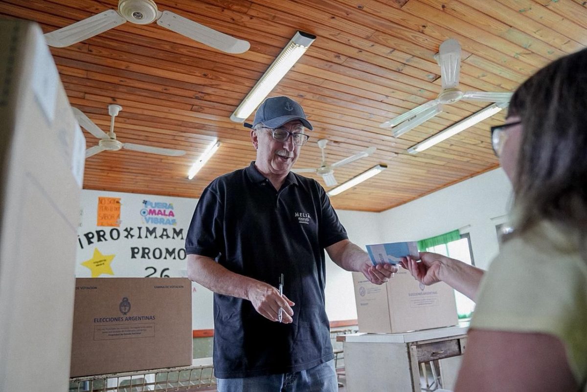 "Las cosas se corrigen votando", sostuvo Passalacqua tras sufragar en Oberá 4 8 - Las cosas se corrigen votando sostuvo Passalacqua tras sufragar en Obera 4 - 7