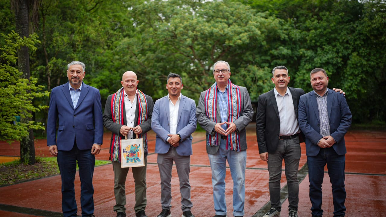 Misiones fortalece lazos con Perú tras la firma de hermanamiento entre Iguazú y Machu Picchu 5 10 - Misiones fortalece lazos con Peru tras la firma de hermanamiento entre Iguazu y Machu Pichu passalacqua 6 - 9