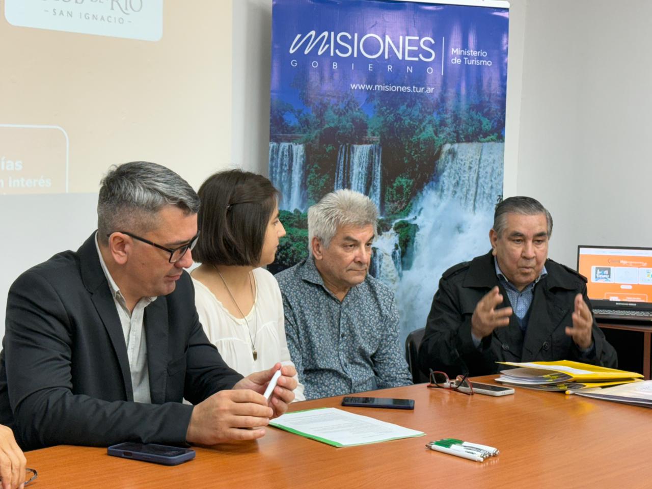 Misiones impulsa el programa "Conexión Turismo" con beneficios para trabajadores del sector 2 4 - Misiones impulsa el programa Conexion Turismo con beneficios para trabajadores del sector 2 - 3