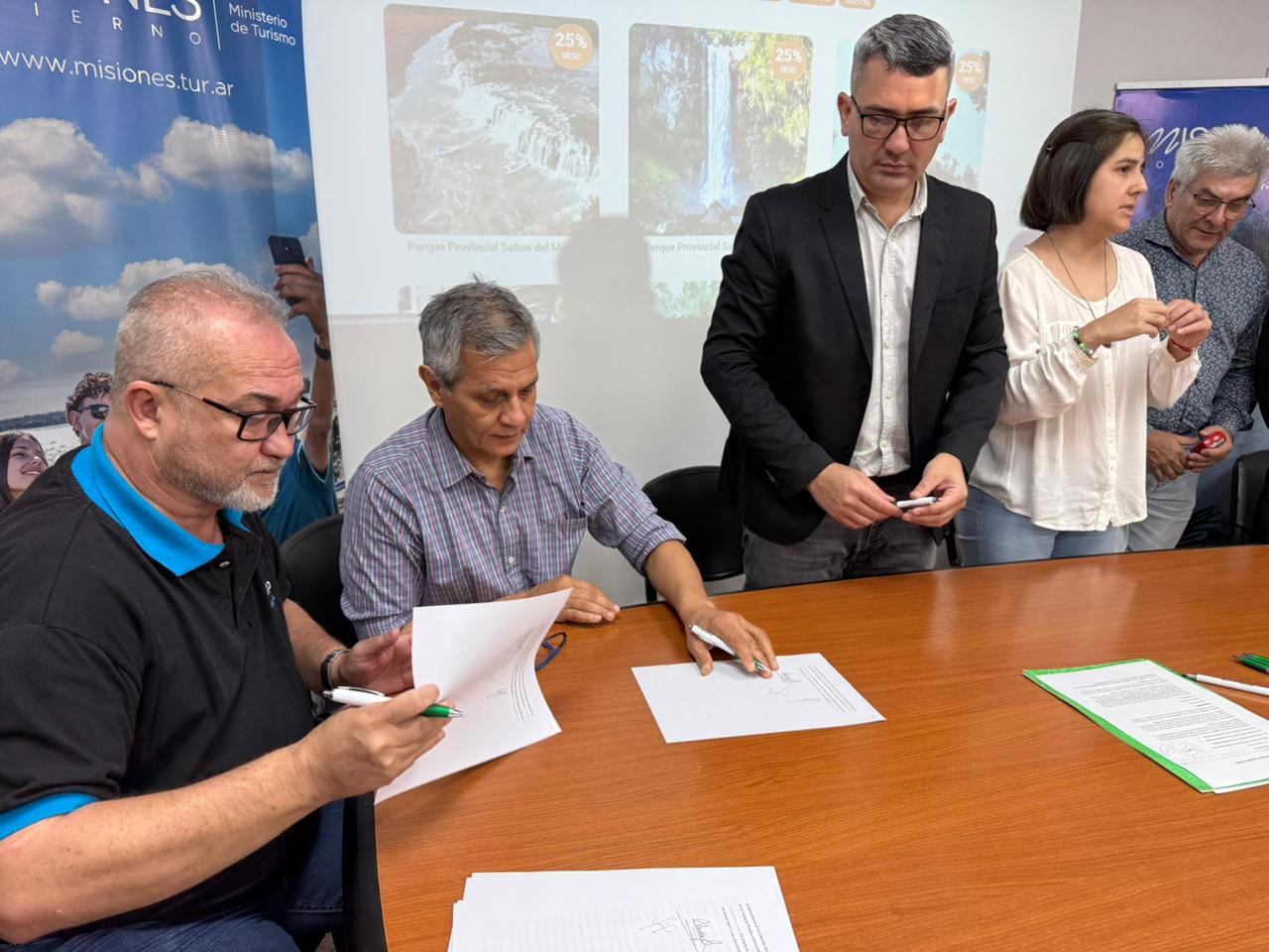 Misiones impulsa el programa "Conexión Turismo" con beneficios para trabajadores del sector 1 2 - Misiones impulsa el programa Conexion Turismo con beneficios para trabajadores del sector 5 - 1