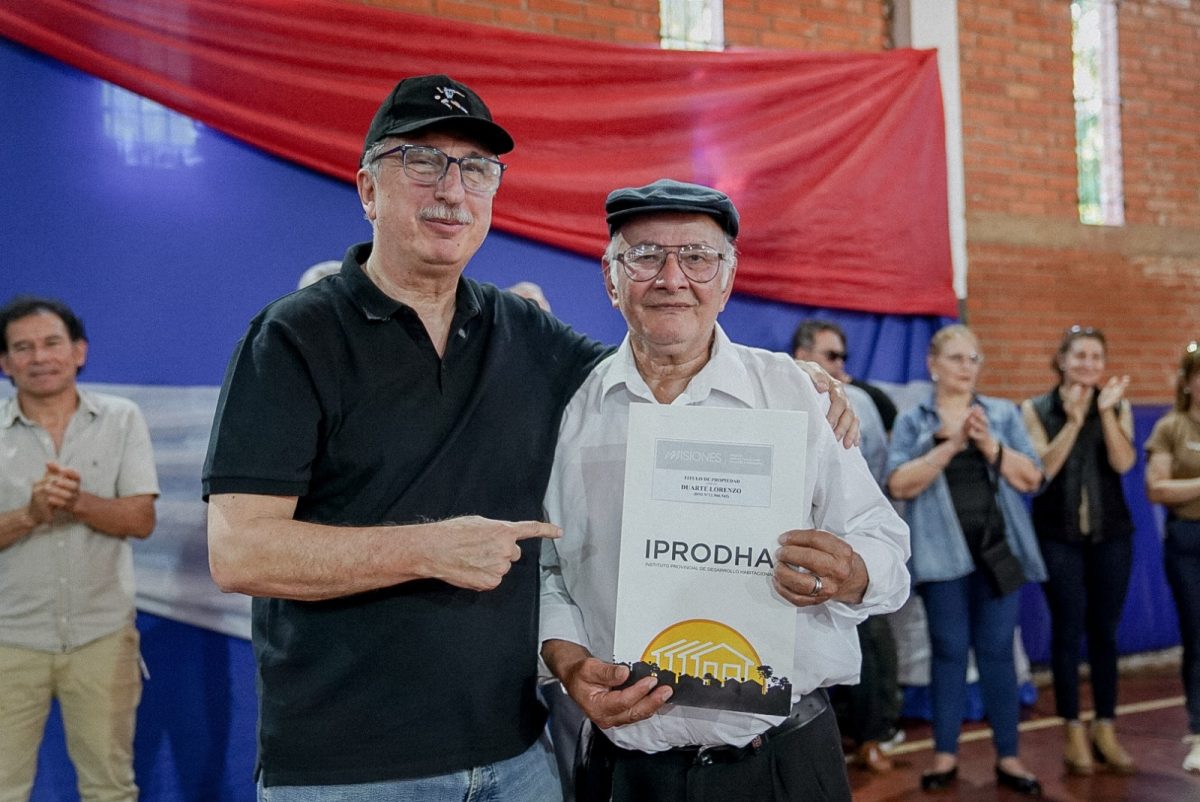 Passalacqua tras entrega de titulos de propiedad en Puerto Rico Es un acto de amor y devolucion 1 - 21